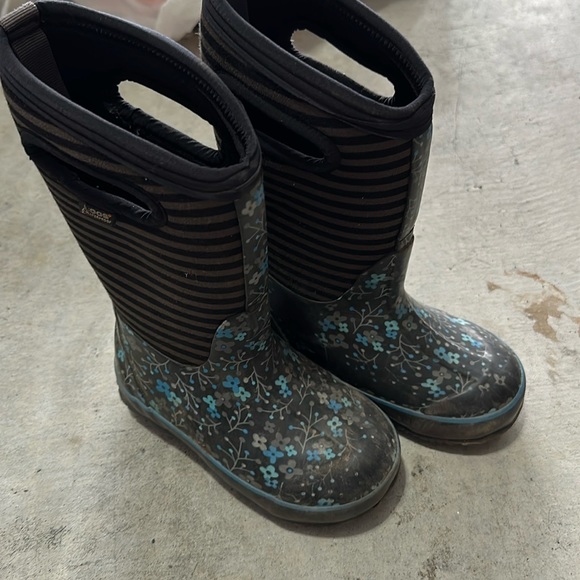 Bogs Youth Floral Stripe Kids Size 11 - Picture 1 of 6